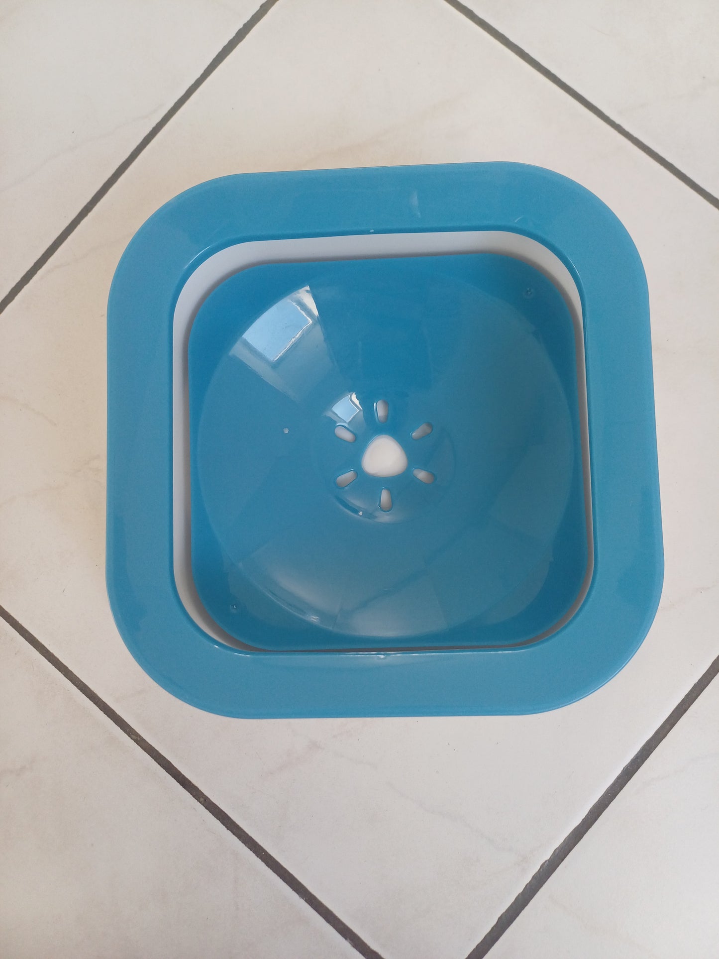 Gamelle anti-éclaboussure